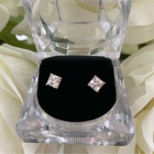 cubic zirconia square princess cut stud earrings in gift box NWT holidays